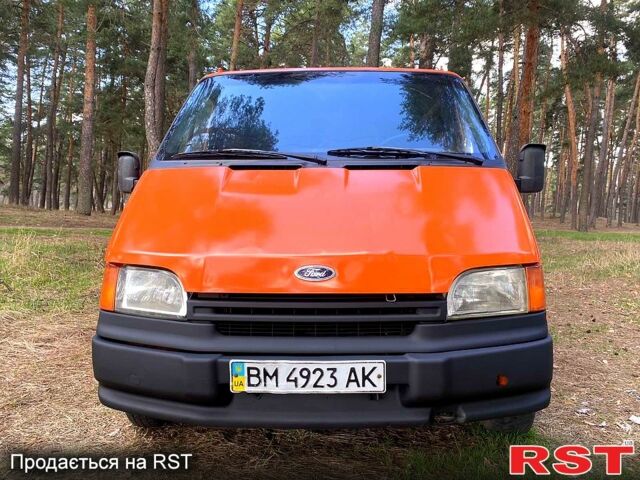 Желтый Форд Транзит, объемом двигателя 25 л и пробегом 325 тыс. км за 1950 $, фото 2 на Automoto.ua