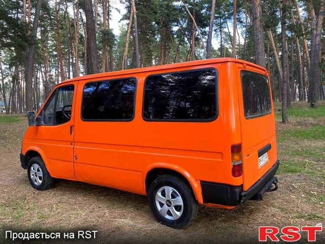 Желтый Форд Транзит, объемом двигателя 25 л и пробегом 325 тыс. км за 1950 $, фото 4 на Automoto.ua