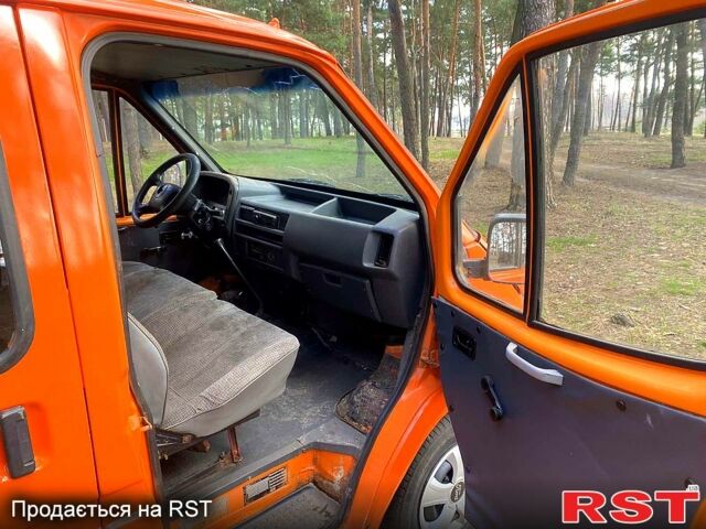 Желтый Форд Транзит, объемом двигателя 25 л и пробегом 325 тыс. км за 1950 $, фото 9 на Automoto.ua