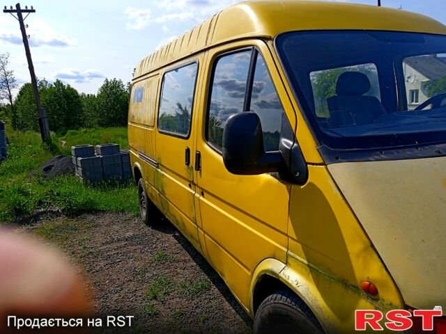 Желтый Форд Транзит, объемом двигателя 2.5 л и пробегом 300 тыс. км за 1450 $, фото 2 на Automoto.ua