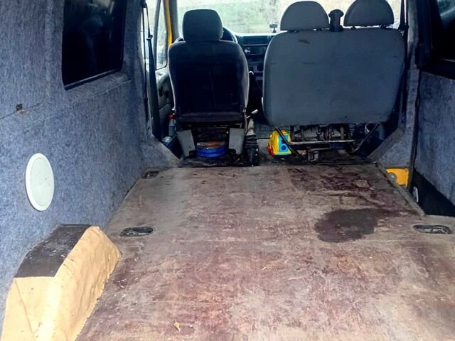 Желтый Форд Транзит, объемом двигателя 2.5 л и пробегом 100 тыс. км за 3530 $, фото 10 на Automoto.ua