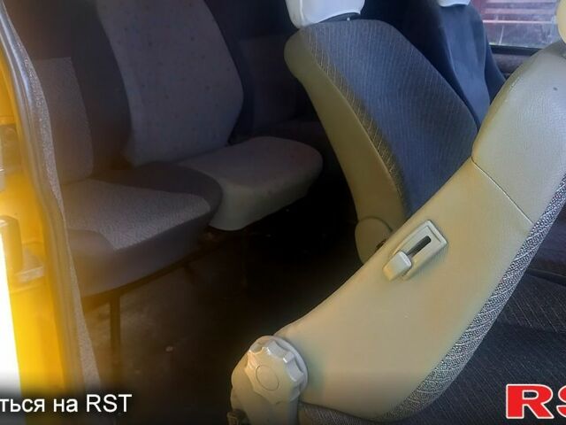 Желтый Форд Транзит, объемом двигателя 2 л и пробегом 300 тыс. км за 4100 $, фото 11 на Automoto.ua