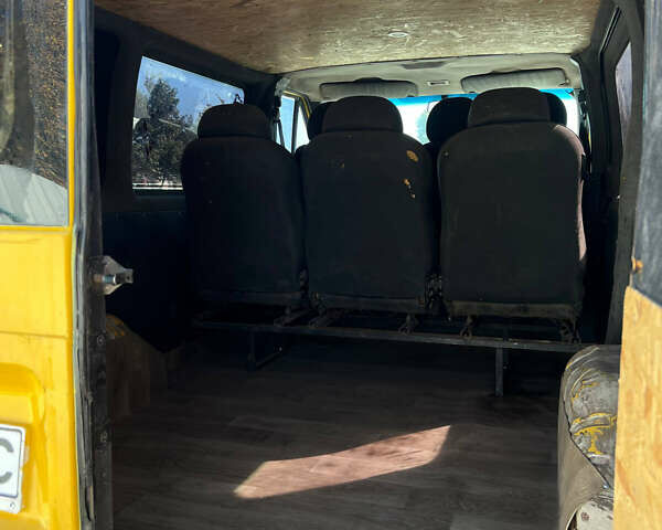Жовтий Форд Транзит, об'ємом двигуна 2 л та пробігом 470 тис. км за 3900 $, фото 5 на Automoto.ua