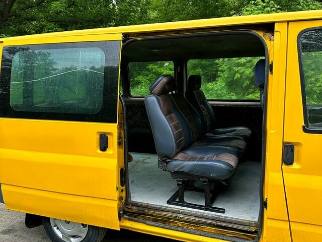 Жовтий Форд Транзит, об'ємом двигуна 2 л та пробігом 301 тис. км за 4400 $, фото 3 на Automoto.ua