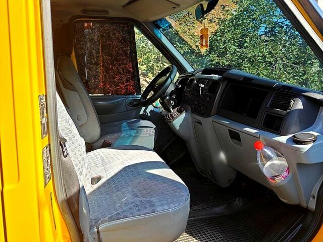 Жовтий Форд Транзит, об'ємом двигуна 2.2 л та пробігом 0 тис. км за 7200 $, фото 1 на Automoto.ua