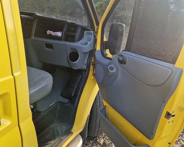 Жовтий Форд Транзит, об'ємом двигуна 2.2 л та пробігом 272 тис. км за 12700 $, фото 24 на Automoto.ua