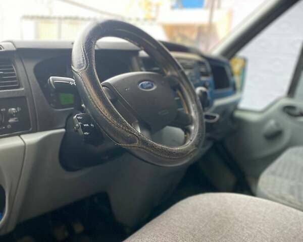 Серый Форд Транзит, объемом двигателя 2.2 л и пробегом 260 тыс. км за 7000 $, фото 3 на Automoto.ua