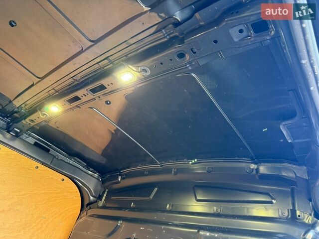 Серый Форд Транзит, объемом двигателя 2.2 л и пробегом 249 тыс. км за 9000 $, фото 12 на Automoto.ua
