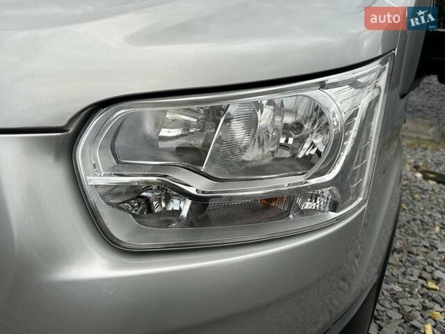 Серый Форд Транзит, объемом двигателя 2 л и пробегом 132 тыс. км за 17650 $, фото 12 на Automoto.ua