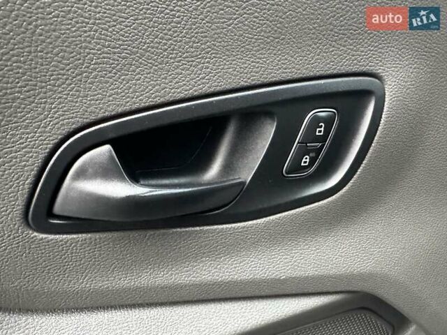 Серый Форд Транзит, объемом двигателя 2 л и пробегом 132 тыс. км за 17650 $, фото 43 на Automoto.ua