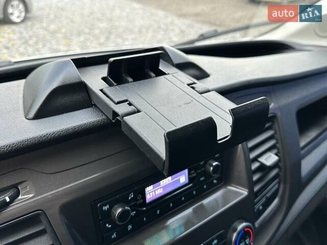 Серый Форд Транзит, объемом двигателя 2 л и пробегом 132 тыс. км за 17650 $, фото 77 на Automoto.ua