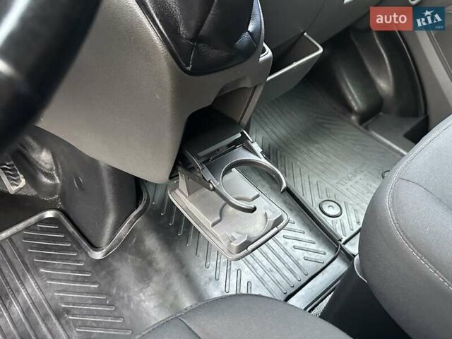 Серый Форд Транзит, объемом двигателя 2 л и пробегом 132 тыс. км за 17650 $, фото 64 на Automoto.ua