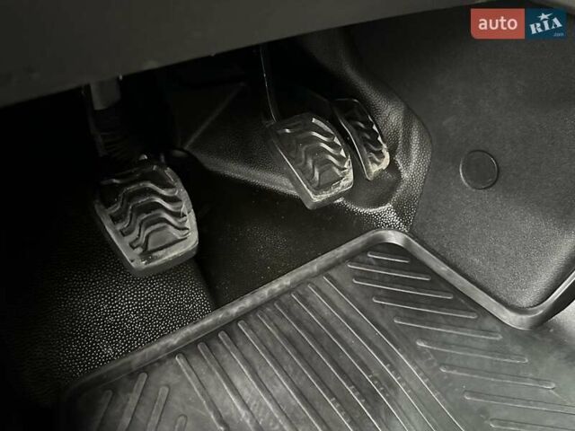 Серый Форд Транзит, объемом двигателя 2 л и пробегом 132 тыс. км за 17650 $, фото 51 на Automoto.ua