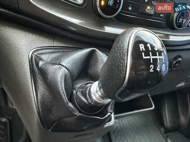 Серый Форд Транзит, объемом двигателя 2 л и пробегом 132 тыс. км за 17650 $, фото 73 на Automoto.ua