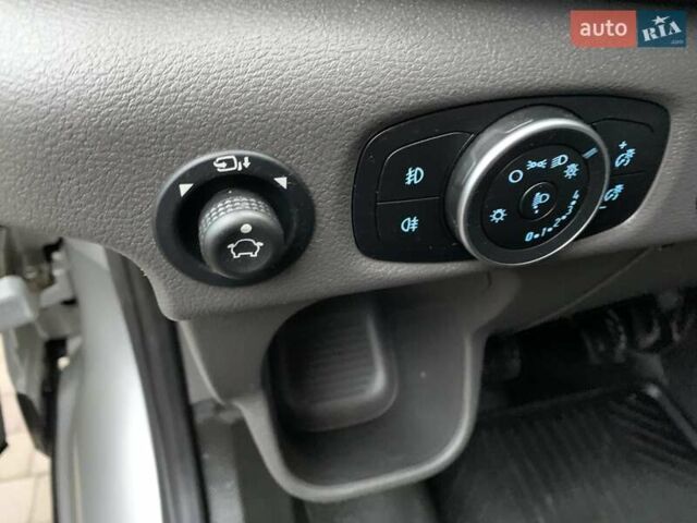 Серый Форд Транзит, объемом двигателя 2 л и пробегом 147 тыс. км за 17300 $, фото 25 на Automoto.ua