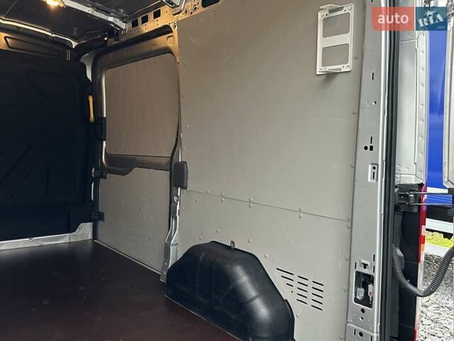 Серый Форд Транзит, объемом двигателя 2 л и пробегом 132 тыс. км за 17650 $, фото 101 на Automoto.ua