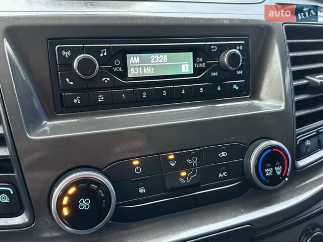 Серый Форд Транзит, объемом двигателя 2 л и пробегом 132 тыс. км за 17650 $, фото 72 на Automoto.ua