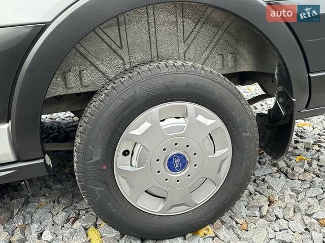 Серый Форд Транзит, объемом двигателя 2 л и пробегом 132 тыс. км за 17650 $, фото 24 на Automoto.ua