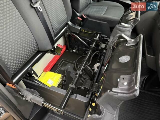 Сірий Форд Транзит, об'ємом двигуна 2 л та пробігом 240 тис. км за 18250 $, фото 46 на Automoto.ua