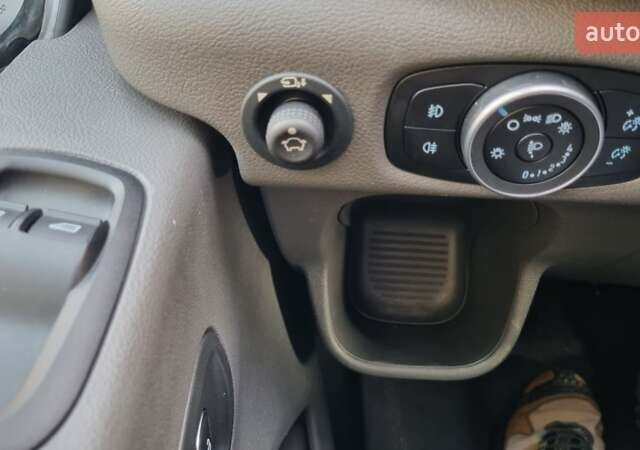 Серый Форд Транзит, объемом двигателя 2 л и пробегом 240 тыс. км за 19500 $, фото 22 на Automoto.ua