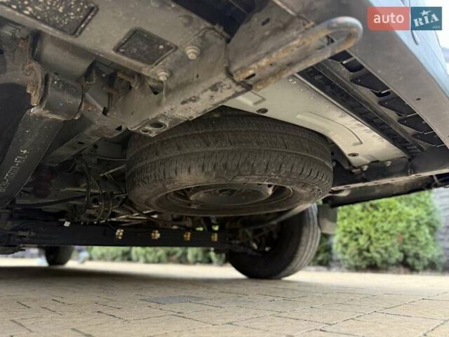 Сірий Форд Транзит, об'ємом двигуна 2 л та пробігом 240 тис. км за 18250 $, фото 19 на Automoto.ua