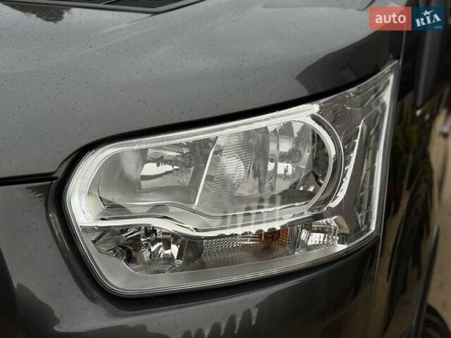 Сірий Форд Транзит, об'ємом двигуна 2 л та пробігом 240 тис. км за 18250 $, фото 25 на Automoto.ua