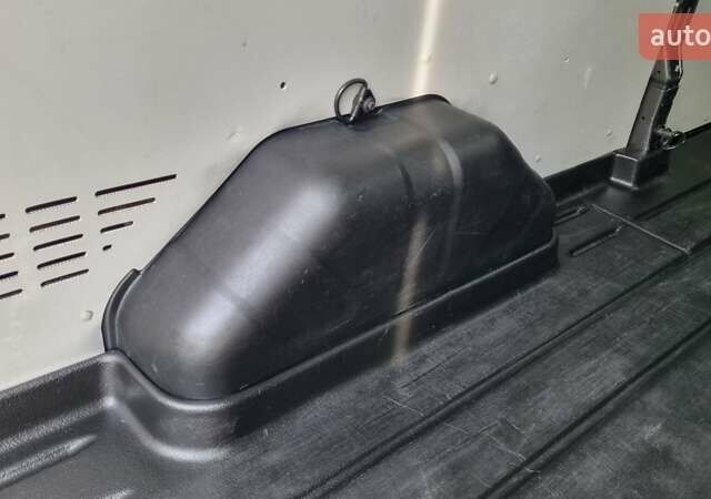 Серый Форд Транзит, объемом двигателя 2 л и пробегом 240 тыс. км за 19500 $, фото 12 на Automoto.ua