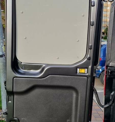 Серый Форд Транзит, объемом двигателя 2 л и пробегом 240 тыс. км за 19500 $, фото 16 на Automoto.ua