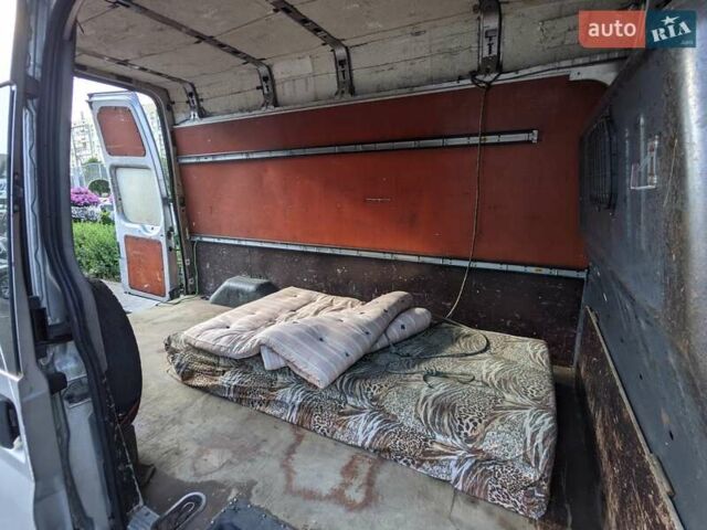 Серый Форд Транзит, объемом двигателя 2.4 л и пробегом 316 тыс. км за 5500 $, фото 21 на Automoto.ua