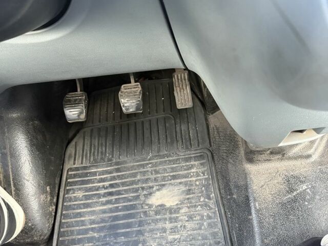 Сірий Форд Транзит, об'ємом двигуна 2.4 л та пробігом 397 тис. км за 6800 $, фото 8 на Automoto.ua