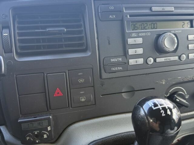 Сірий Форд Транзит, об'ємом двигуна 2.4 л та пробігом 397 тис. км за 6800 $, фото 5 на Automoto.ua