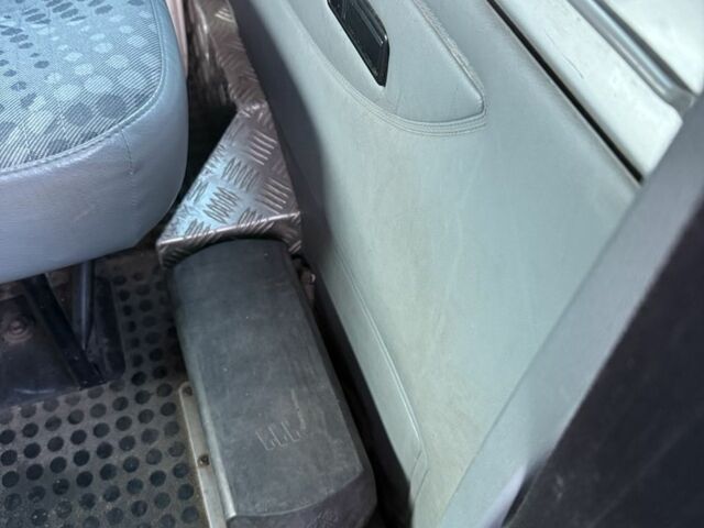 Сірий Форд Транзит, об'ємом двигуна 2.4 л та пробігом 397 тис. км за 6800 $, фото 4 на Automoto.ua