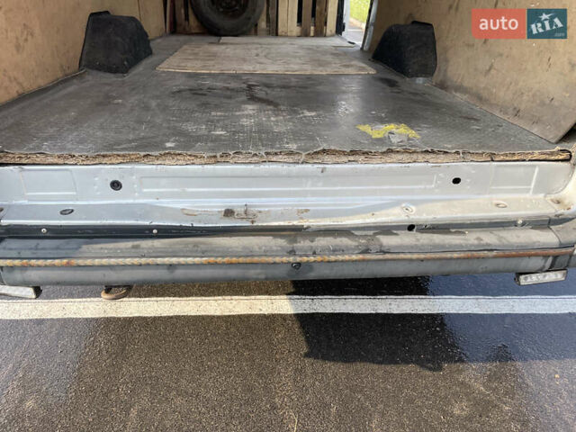 Серый Форд Транзит, объемом двигателя 2.2 л и пробегом 322 тыс. км за 9300 $, фото 25 на Automoto.ua