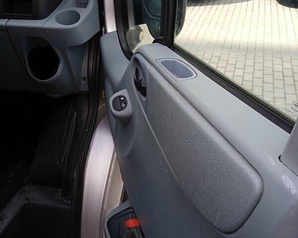 Серый Форд Транзит, объемом двигателя 2.2 л и пробегом 310 тыс. км за 9500 $, фото 7 на Automoto.ua