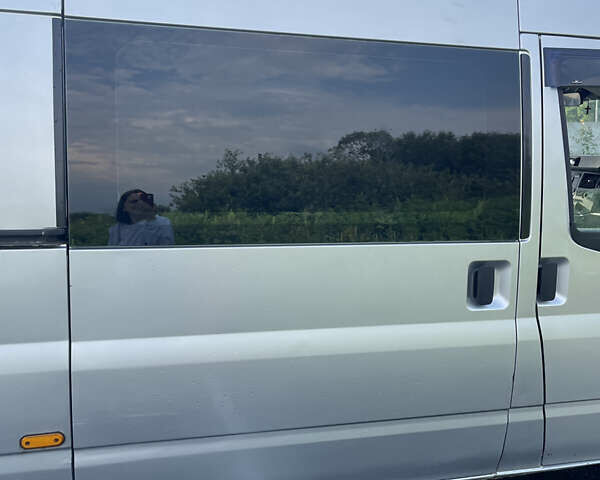 Серый Форд Транзит, объемом двигателя 2.2 л и пробегом 322 тыс. км за 9300 $, фото 36 на Automoto.ua