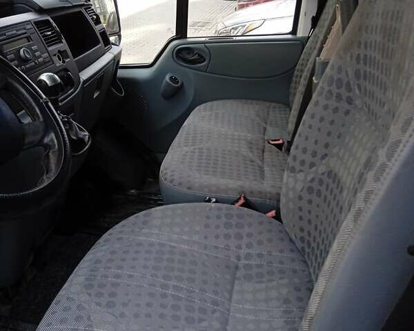 Серый Форд Транзит, объемом двигателя 2.2 л и пробегом 310 тыс. км за 9500 $, фото 4 на Automoto.ua