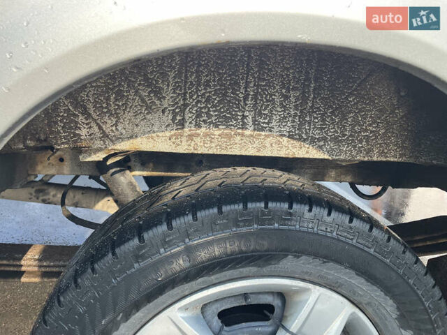 Серый Форд Транзит, объемом двигателя 2.2 л и пробегом 322 тыс. км за 9300 $, фото 17 на Automoto.ua