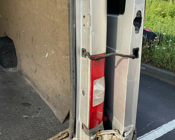 Серый Форд Транзит, объемом двигателя 2.2 л и пробегом 322 тыс. км за 9300 $, фото 24 на Automoto.ua