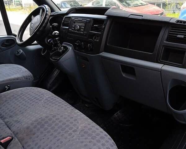 Серый Форд Транзит, объемом двигателя 2.2 л и пробегом 310 тыс. км за 9500 $, фото 9 на Automoto.ua