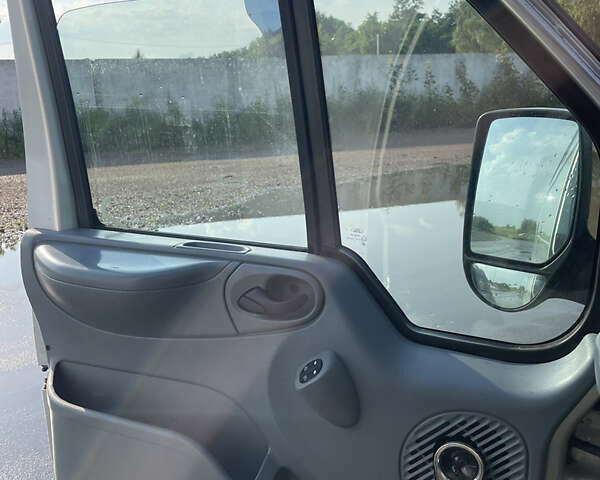 Серый Форд Транзит, объемом двигателя 2.2 л и пробегом 322 тыс. км за 9300 $, фото 4 на Automoto.ua