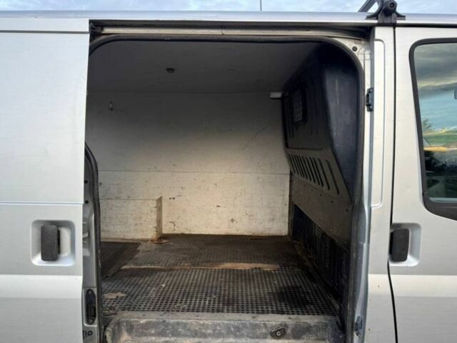 Серый Форд Транзит, объемом двигателя 2.4 л и пробегом 250 тыс. км за 5881 $, фото 6 на Automoto.ua