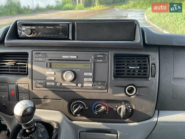 Серый Форд Транзит, объемом двигателя 2.2 л и пробегом 322 тыс. км за 9300 $, фото 11 на Automoto.ua