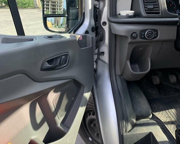Сірий Форд Транзит, об'ємом двигуна 2 л та пробігом 62 тис. км за 22500 $, фото 38 на Automoto.ua