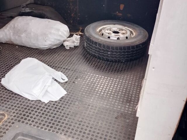 Сірий Форд Транзит, об'ємом двигуна 2.5 л та пробігом 111 тис. км за 3000 $, фото 2 на Automoto.ua