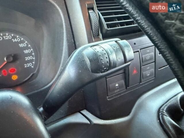 Сірий Форд Транзит, об'ємом двигуна 2.2 л та пробігом 343 тис. км за 5990 $, фото 20 на Automoto.ua