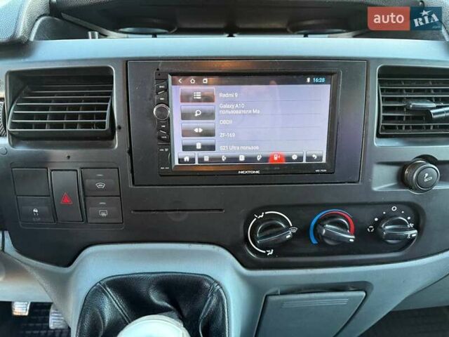 Серый Форд Транзит, объемом двигателя 2.2 л и пробегом 343 тыс. км за 7490 $, фото 24 на Automoto.ua