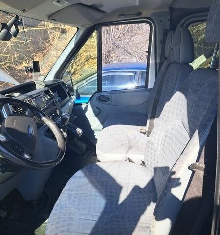 Сірий Форд Транзит, об'ємом двигуна 2.2 л та пробігом 204 тис. км за 8500 $, фото 4 на Automoto.ua