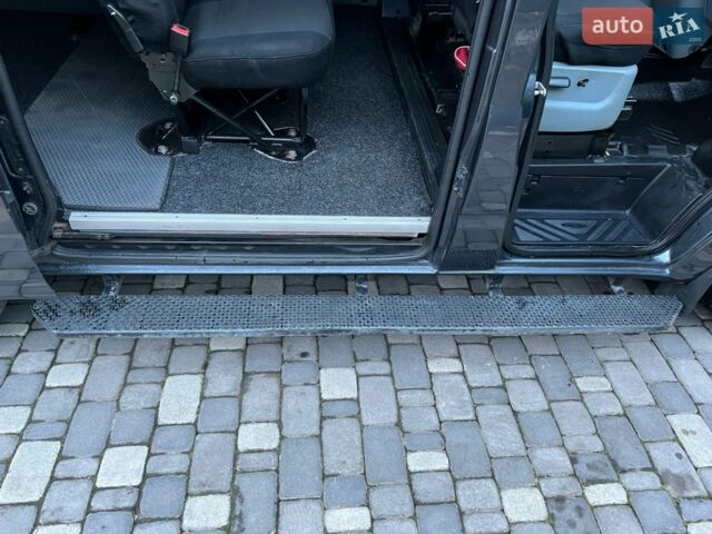 Сірий Форд Транзит, об'ємом двигуна 2.2 л та пробігом 290 тис. км за 11900 $, фото 32 на Automoto.ua