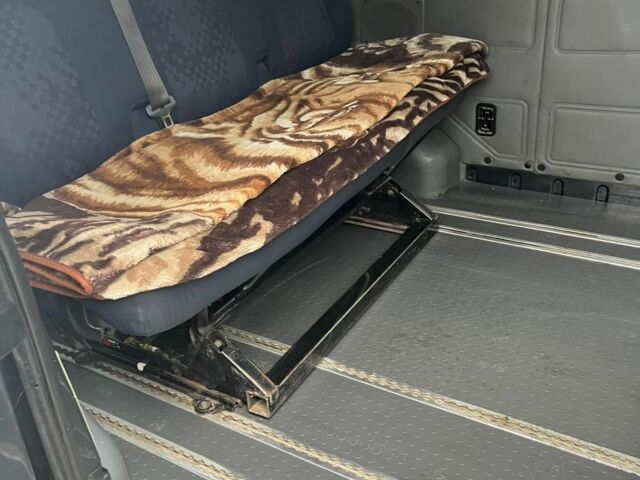 Серый Форд Транзит, объемом двигателя 2.2 л и пробегом 420 тыс. км за 9500 $, фото 7 на Automoto.ua