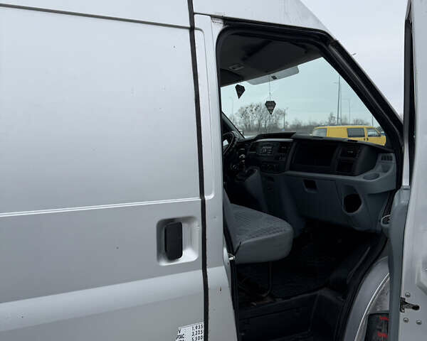 Серый Форд Транзит, объемом двигателя 2.2 л и пробегом 308 тыс. км за 8900 $, фото 3 на Automoto.ua